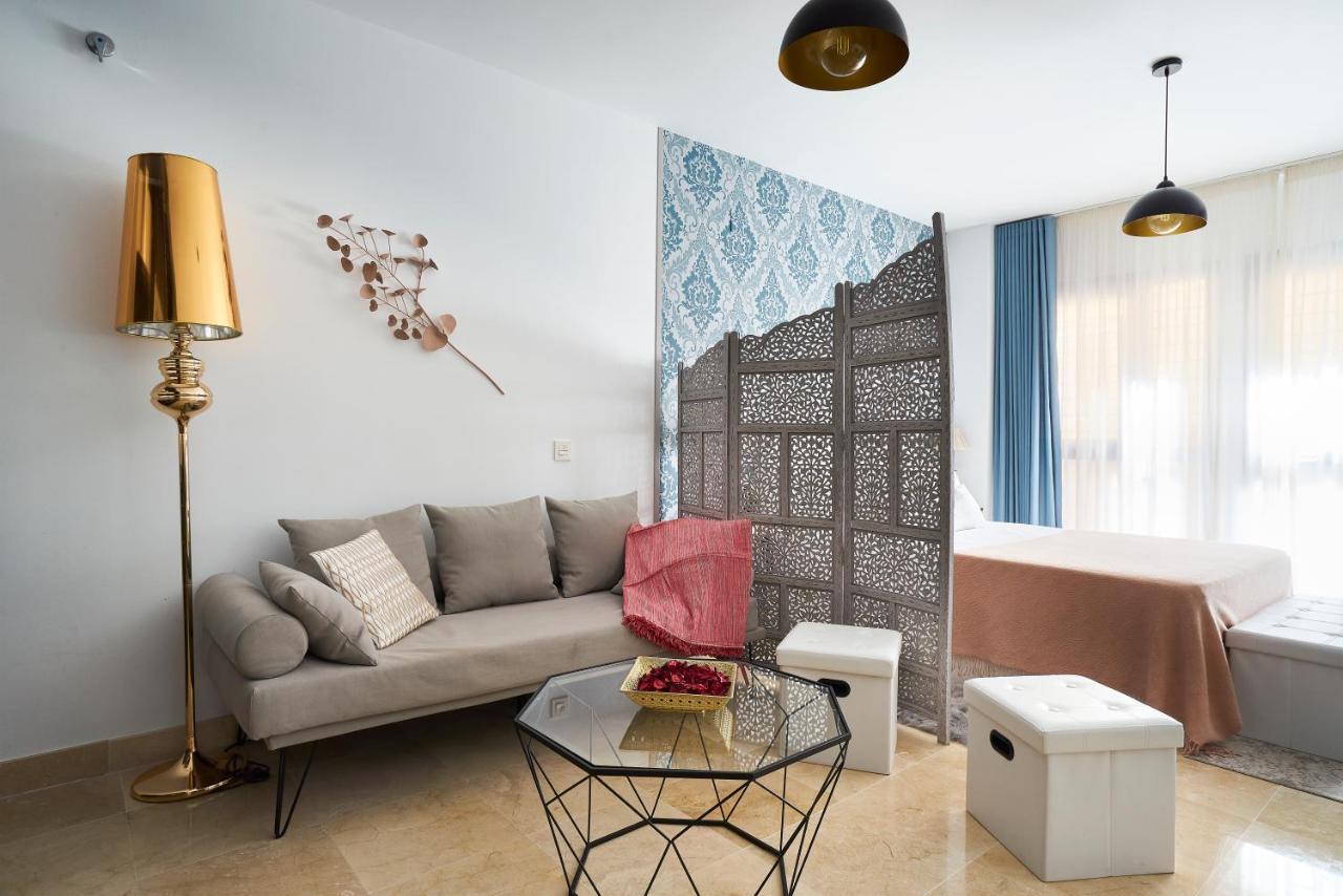 Studio Deluxe With Shared Roof Terrace Малага Экстерьер фото