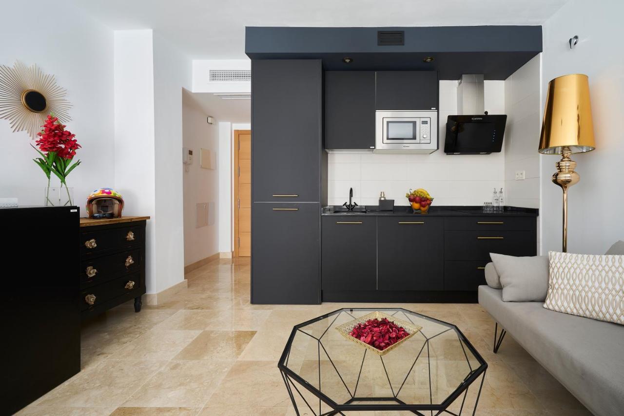 Studio Deluxe With Shared Roof Terrace Малага Экстерьер фото