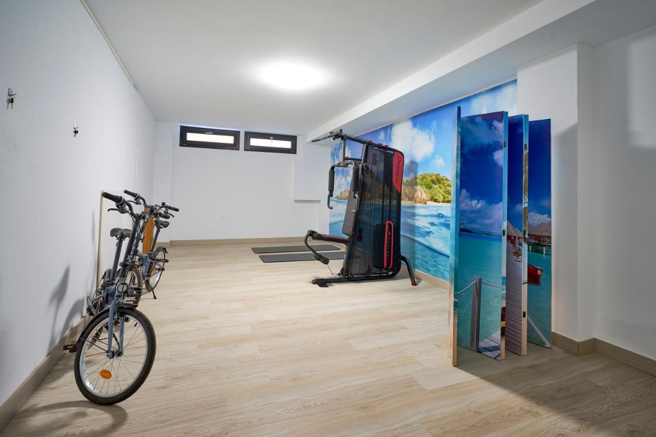 Studio Deluxe With Shared Roof Terrace Малага Экстерьер фото