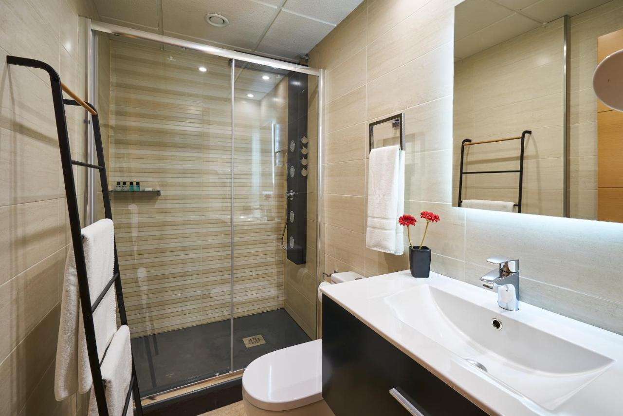 Studio Deluxe With Shared Roof Terrace Малага Экстерьер фото